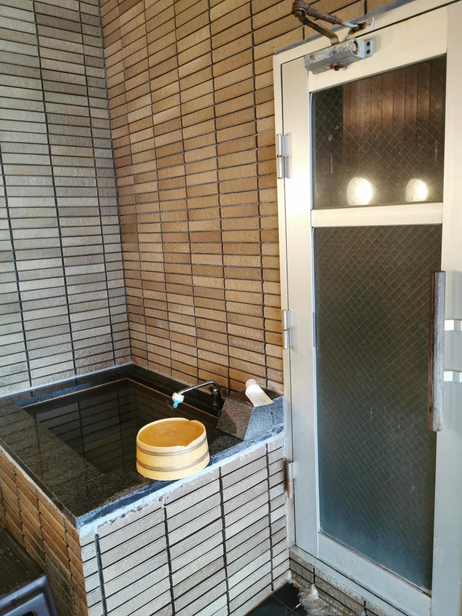Отель Yura Onsen Yaotome Цуруока Экстерьер фото